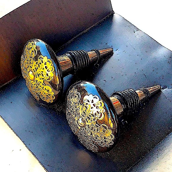 CASA DECOR BOTTLE STOPPERS BLACK SILVER BRASS - Picture 5 of 8